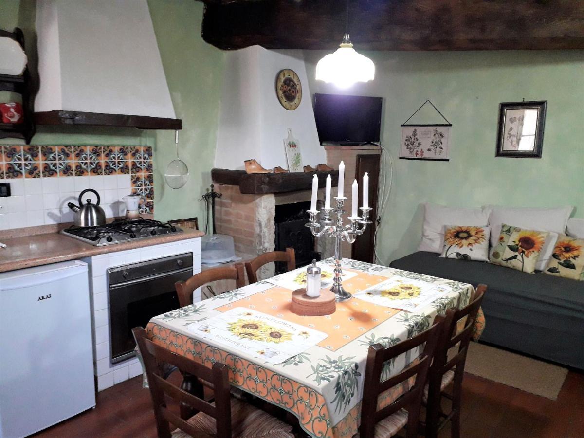 Il Mirtillo - A Truly Magical Place In The Heart Of Tuscany, Nestled In A Medieval Village Chianni Eksteriør billede